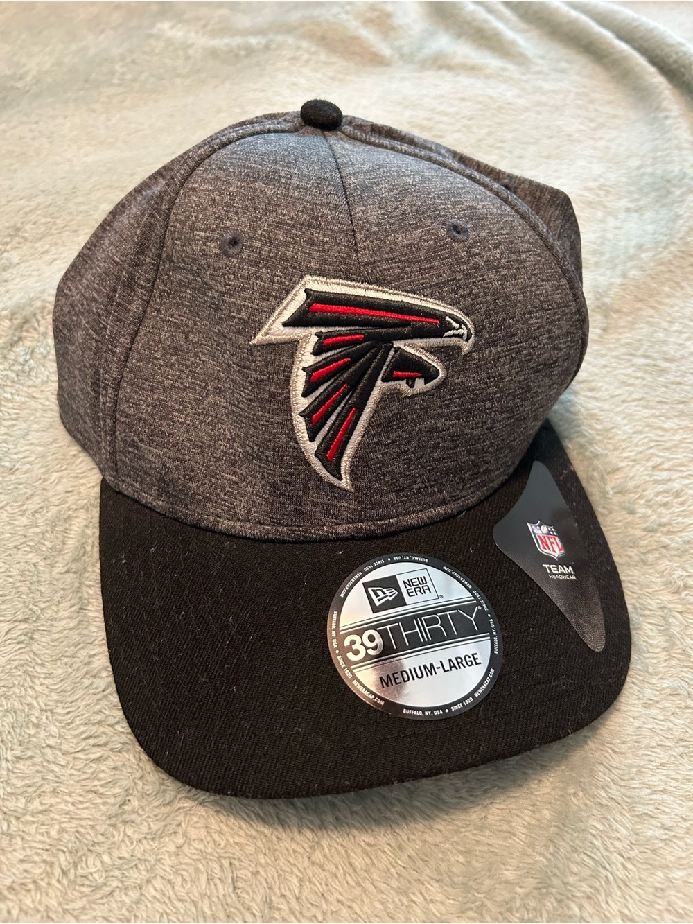 New Era Atlanta Falcons Gray and Black 39THIRTY Stretch Fit Cap Hat